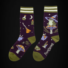 Load image into Gallery viewer, Archtoad of Hatville Socks