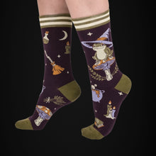 Load image into Gallery viewer, Archtoad of Hatville Socks