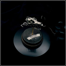 Load image into Gallery viewer, Gray Wolf Skull Pendant - White Bronze