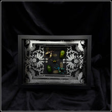 Load image into Gallery viewer, Beetle Quintet Antiquity Frame
